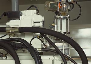 鋼材を小ロットでも加工して販売可能